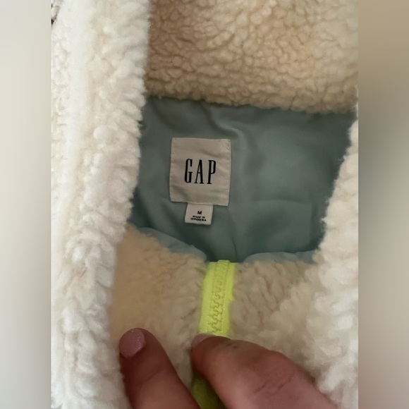 GAP SHERPA SIZE MEDIUM NEVER WORN - Picture 3 of 4